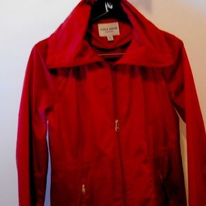COLE HAAN SIGNATURE BRICK RED RAINCOAT SZ SMALL LIKE "NEW" CONDITION